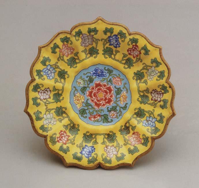 Fig.10 Enamelled dish with floral design on early Ming