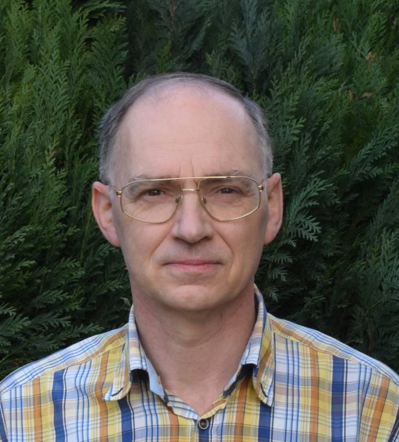 Biography Peter De Bisschop Peter De Bisschop has a PhD degree in Physics from Leuven University. He moved to imec in 1986, where he joined the lithography group in 1995.