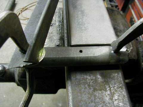 Set the end of the shaft tube that has the nut welded in it 1/2" below the 21" tube. Weld in solid.