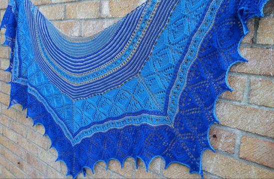 ANNIKEN ALLIS WORKSHOPS KNIT THE CARLYON BAY SHAWL Carlyon Bay is a big, cozy shawl perfect for chilly days.