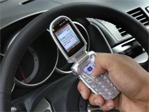 Cell Phones Distract Drivers Cell phone as a distraction in 2009 on U.S.