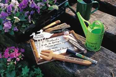 Acrylic fiber nib is perfect for marking all aspects of your garden, from flower pots to vegetable labels.