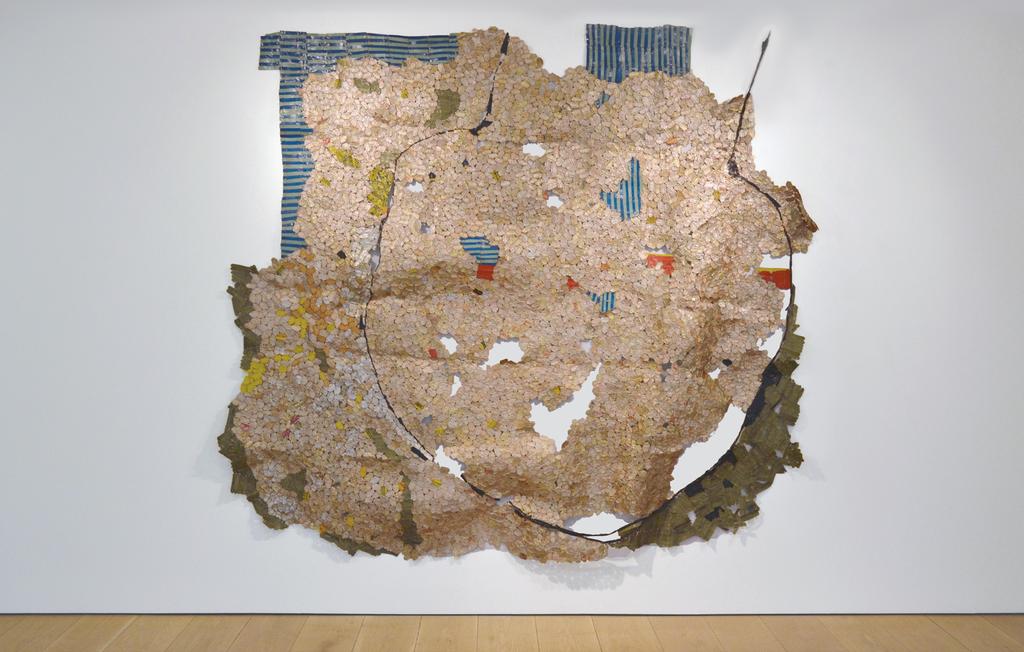 EL ANATSUI Born in 1944 in Anyako, Ghana. Lives and works in Nigeria. El Anatsui is an internationally acclaimed sculptor from the West African post-independence art movements of the 1960/70s.