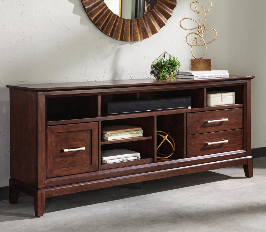 STUDIO 1904 Shown Above: 85231-930 Broad Prairie Console As Shown on Front Cover: 85211-415 Queen 5/0 Panel Headboard, 85211-425 Queen 5/0 Panel Footboard; 85211-311 Drawer Chest. thomasville.