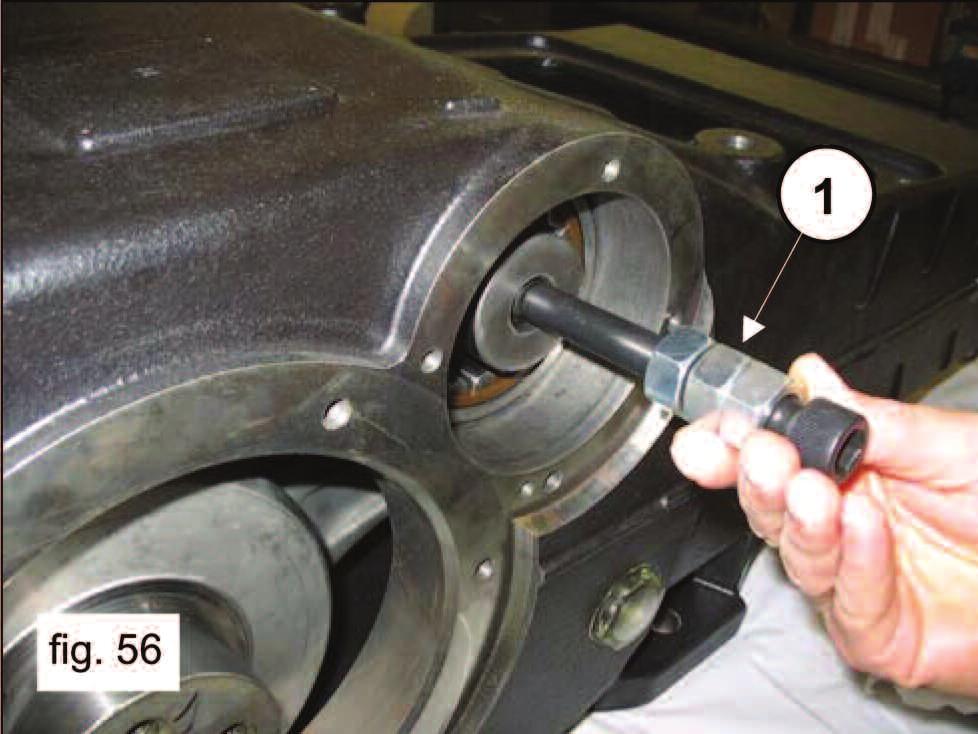It is easier to insert the PTO shaft completely inside the bearing by applying an M16 screw to the end of