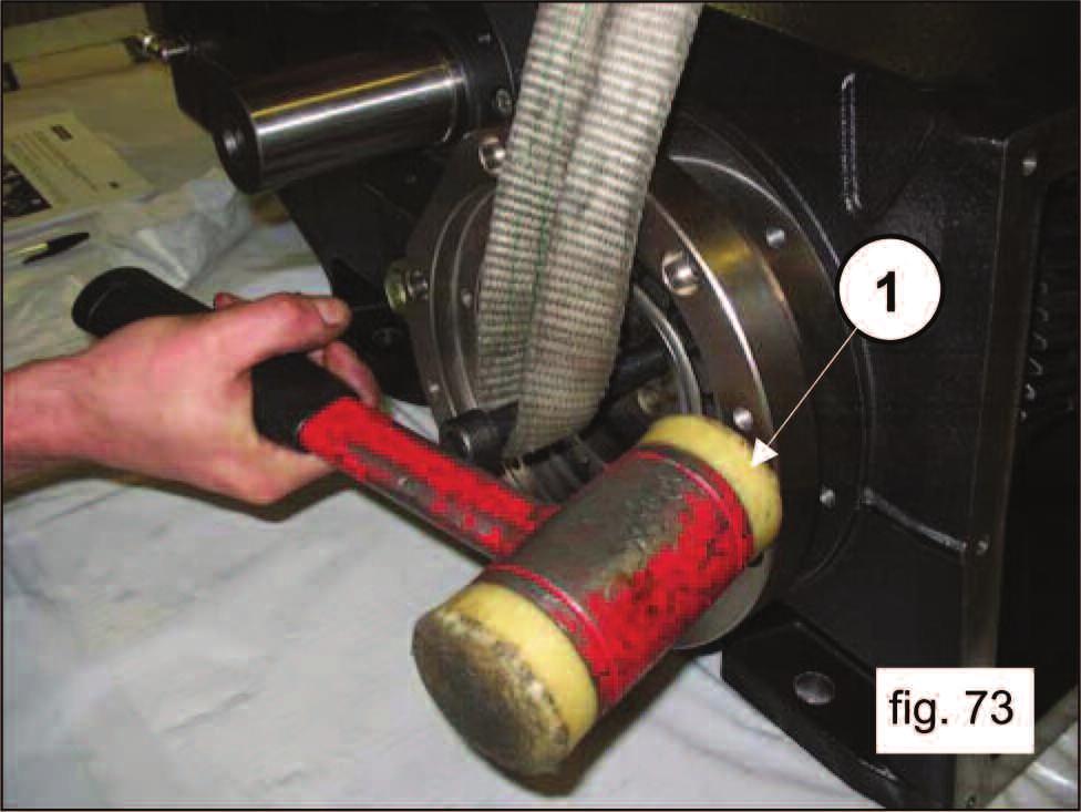 Apply the O-ring to the outside of the bearing support cover (pos. 1, fig. 71).