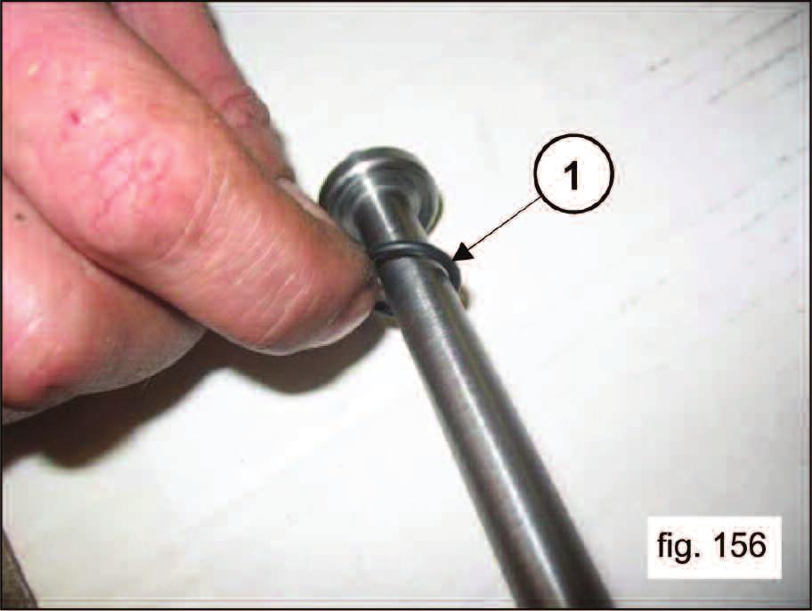 Screw the gasket support to the liner (pos. 1, fig.