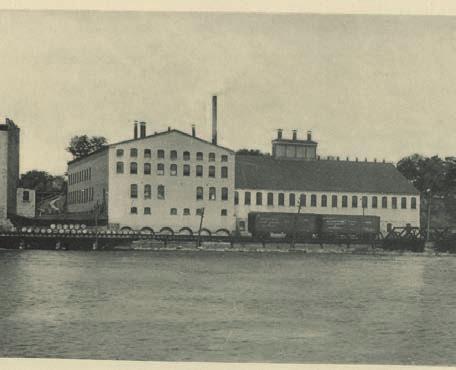 paper mills. The company s success created a nickname for the area: the Paper Valley. It took 30,000 to 50,000 gallons of water to make one ton of paper. The Fox River area supplied the water.