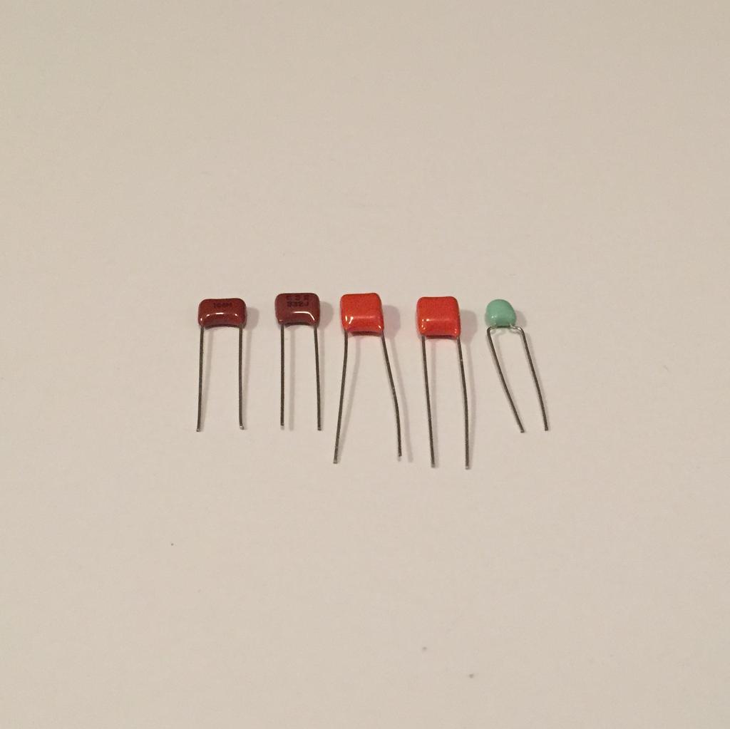 2x 47R, 1x 1M Capacitors (from