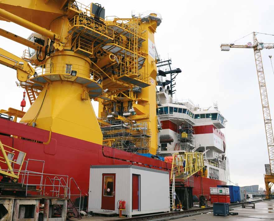 SPECS Owner Builder Sapura Navegação Marítima IHC Merwede Length o.a. 145.9m Breadth moulded 29.9m Depth to main deck 13m Draught (operational) 7.2m Draught (max) 8.