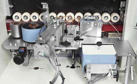 O7 VC-V1 GLUING GROUP: PERFECT EDGE APPLICATION Optimal edge gluing is guaranteed by a particular glue spreading roller providing a