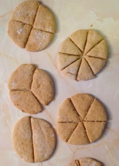 Fraction Biscuits Halves Can you cut these biscuits into Quarters Can you show how