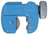 602 603 2310 Miniature pipe cutter MINI-QUICK Particularly suitable for barely accessible places Body in pressure-cast zinc Enamelled For copper, brass, and light-alloy pipes, thin-walled steel pipes