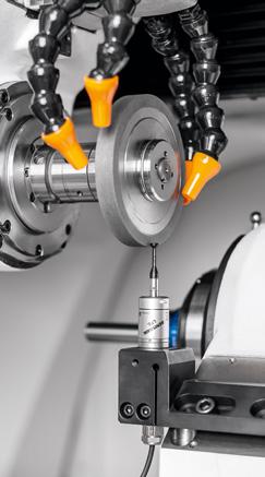 With the automatic grinding wheel measurement, the wear on the bond of the grinding wheels can be determined automatically via tactile measurement, exactly documented and compensated for.