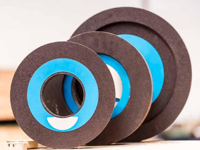 TYPES OF MACHINE GRINDING GRINDING WHEELS Continuous Grinding This process continually grinds the blades and the grinding carriage is continually traversing back and forth.