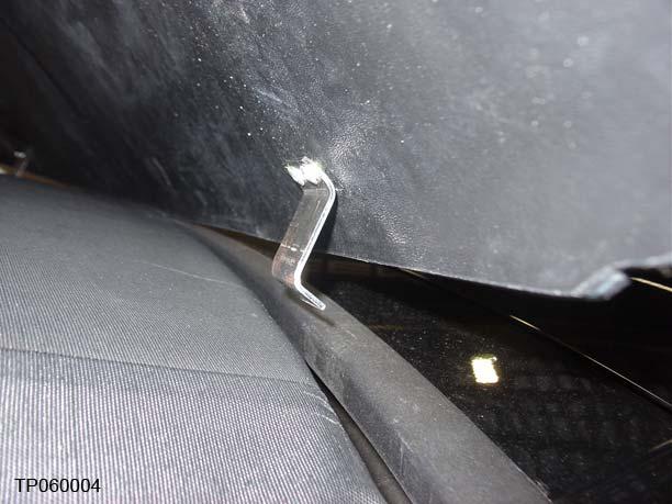 If the vehicle is already equipped with a sport bar or if you are installing a new sport bar along with the tonneau cover, make sure the sport bar set screw is loose (see Figure 33).