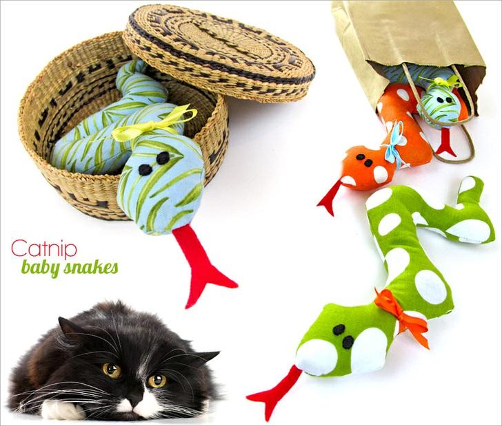Published on Sew4Home Baby Snakes Catnip Toys Editor: Liz Johnson Friday, 07 February 2014 1:00 Make A Snake I think that should be a bumper sticker.