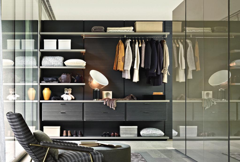 WALK-IN 1 Gliss Walk-In is a complete system of walk-in wardrobes. The wardrobe isolates itself to become a real selfstanding room.