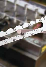 Box : Sleeve package Card Box Clear package Radius Scale scale can be used as an R gauge, diameter gauge, and as a rule. Easy to pull out and measure due to its compact size.