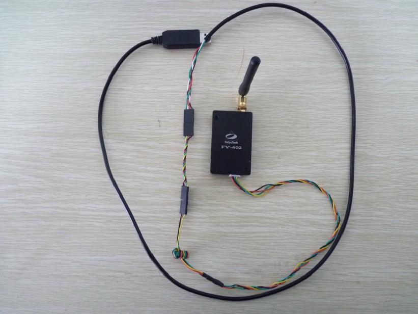 Because the Data Radio via USB-TTL data cable to power on, the Data Radio will immediately into work state when it power on, so the antenna should be installed before the USB-TTL data cable connected