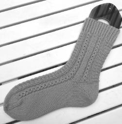 Intermediate (Wanda) $52 Sundays, January 7, 21, February 4 & 11 12 p.m.-2 p.m. Crocodile Socks Join Wanda for this textured sock that uses mock cables along the edges.