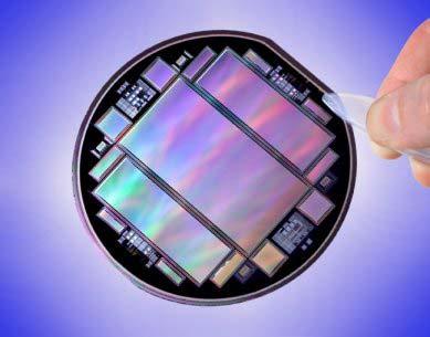 Structure of a CCD 2. CCDs are manufactured on silicon wafers using the same photo-lithographic techniques used to manufacture computer chips.