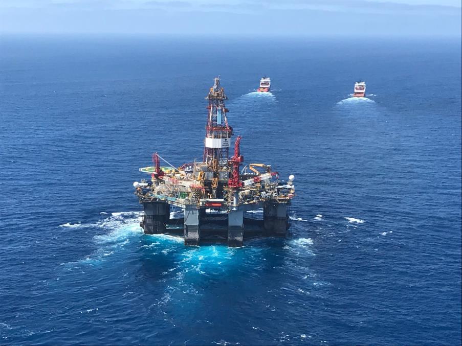 2018 offshore campaign Diamond Offshore Ocean Monarch under tow in the 2018 offshore campaign Cooper Energy has contracted the semi-submersible drill rig Diamond Offshore Ocean Monarch to perform an