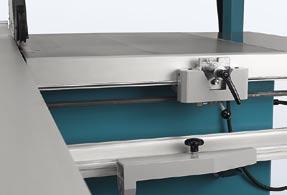 The height and angle of the saw blade can be precisely positioned in a few seconds. Moreover, self-explanatory cutting menus prompt the operator step by step through complex procedures.