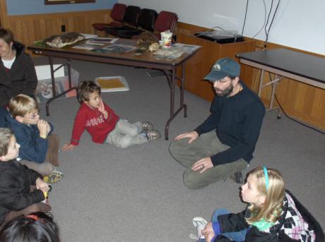Codes: LS1-1, LS2-2, LS1-3, LS4-3 New Hampshire Wildlife Students learn about the diverse animal groups found in New Hampshire through visits with a live snake, turtle, frog, bird, and mounted