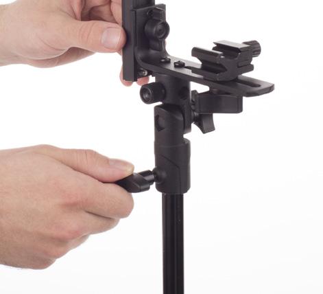 2 Install the flash bracket with mounting ring to a light stand using the reversible 1/4-20, 5/8