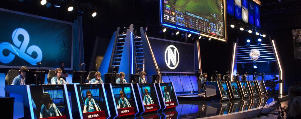 THE IMMEDIATE ESPORTS OPPORTUNITIES FOR THE REGULATED GAMBLING INDUSTRY Establishing an esports footprint today can position operators for a broader array of opportunities that are likely to