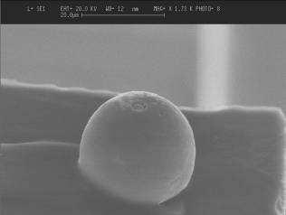 8 µm height at 10 µm pitch where mounted on the substrate holder as target to the indium bumps. between the micro-tubes and the indium bump is always bellow 3µN.