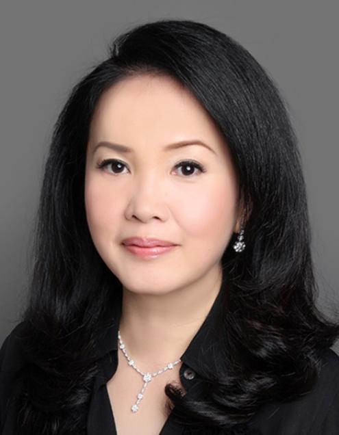 Lynette Seah Founder and CEO, Alpha7 Lynette brings over 28 years of experience in finance, operations, business and project management.