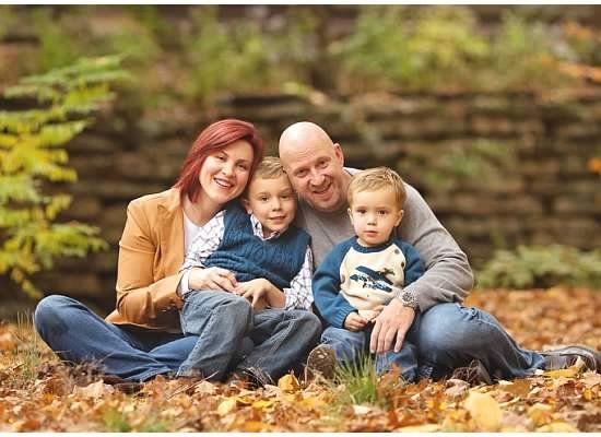 Jennifer Longo: Co-VP Fundraising Jennifer and her husband, Louie, moved from New York to Cary in 2013. They are proud parents of two boys: Brady, a third grader, and Brett, a Kindergartener.
