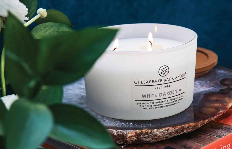 WHITE GARDENIA The opulent scents of tiare petals and coconut milk transport us to blooming flower gardens at dusk filled with jasmine, orange flower, and gardenia.
