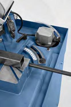 at cutting end Equipped with machine base and coolant device SEMIPROFESSIONAL Including machine base and coolant device V-belt (EBS 150 BC) allows speed change (23 / 33 / 52 m/min.