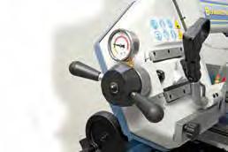 Bandsaws Double mitre bandsaw MBS 315 DG-VR PRO The cutting groove in the rotary table moves in conjunction with the swivelling of the saw arm therefore the table suffers no damage when cutting