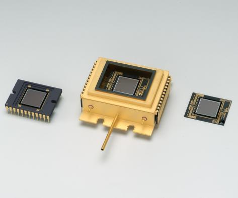 IMAGE SENSOR CCD area image sensor S9736 series 52 52 pixels, front-illuminated FFT-CCDs S9736 series is a family of FFT-CCD area image sensors specifically designed for low-light-level detection in