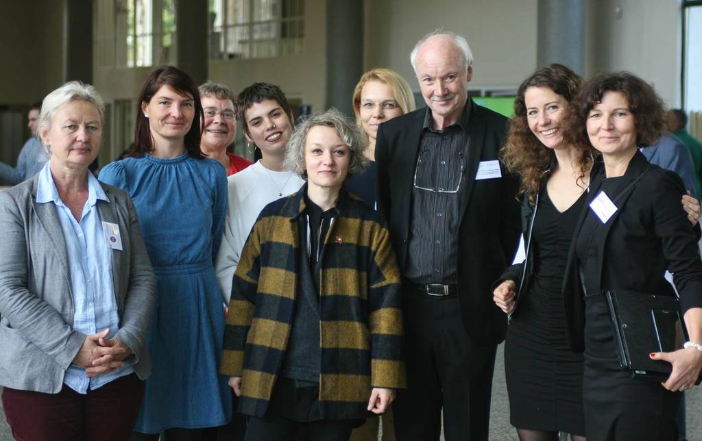 from left to right: Eulalia Domanowska, Nardine Stybel, Renate Eras, Róza Tekla Szilágyi, Weronika Elertowska, Agnieszka Sekscinska, Prof. Günter Faltin, Viktoria Trosien, Nicole F. Loeser.