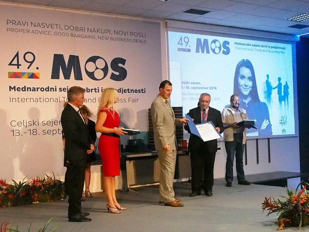 Official presentation of the gold award to the MIZŠ and the 'Conjunction of Science and Business.
