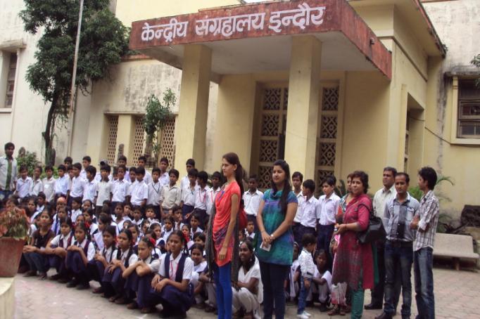 Indore Museum Visit for Under-privileged School Students: 25 August 2012 Photo Caption: Yi Indore members with Under-privileged School Students on Indore Museum Visit Yi Indore organized a trip to