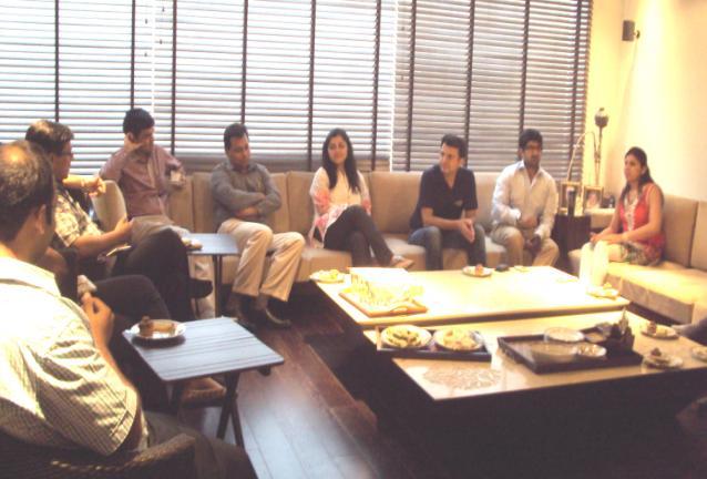 Members appraised him about the Yi's activities and gave him an overview of the young Indore.