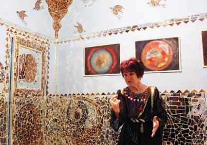 It was during Khalifa s trips abroad for art exhibitions that Lidia, often bored in his absence, found herself taking on astonishing artistic projects around her home.