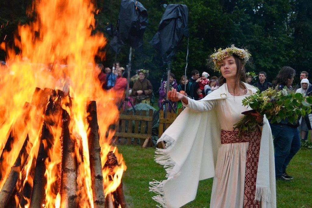 Summer Solstice celebration The most visited in Turaida Museum Reserve is Summer Solstice Celebration on June 21, when in unity with nature participants take part in ancient fire rituals, prise the