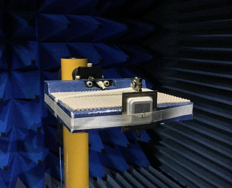 5. Antenna Radiation Pattern 5.1 Measurement Setup The GPDF.47.8.A.02 antenna is tested in free-space on a 70*70mm ground plane in a Anechoic Chamber.