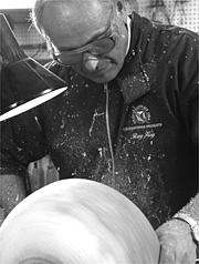 The Saint Louis Woodturners are pleased to announce that Ray Key will be in Saint Louis for a demonstration on March 18, 2006.