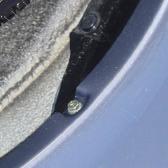 (Fig. B9) NOTE: Use of soap/water solution will help release molding from flare. Fig. B9 11. The maximum allowable gap between the flare molding and the vehicle is.5mm. C.