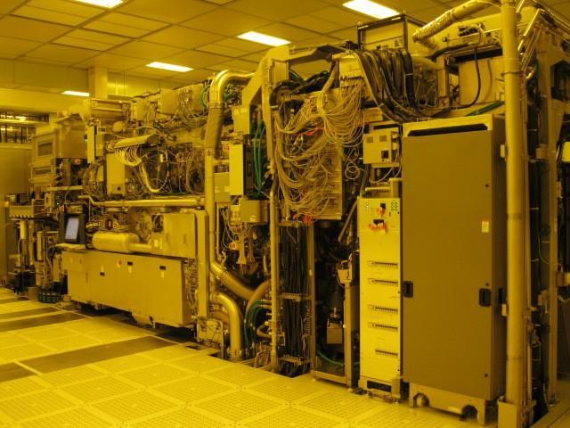 2 EUV Lithography in Practice