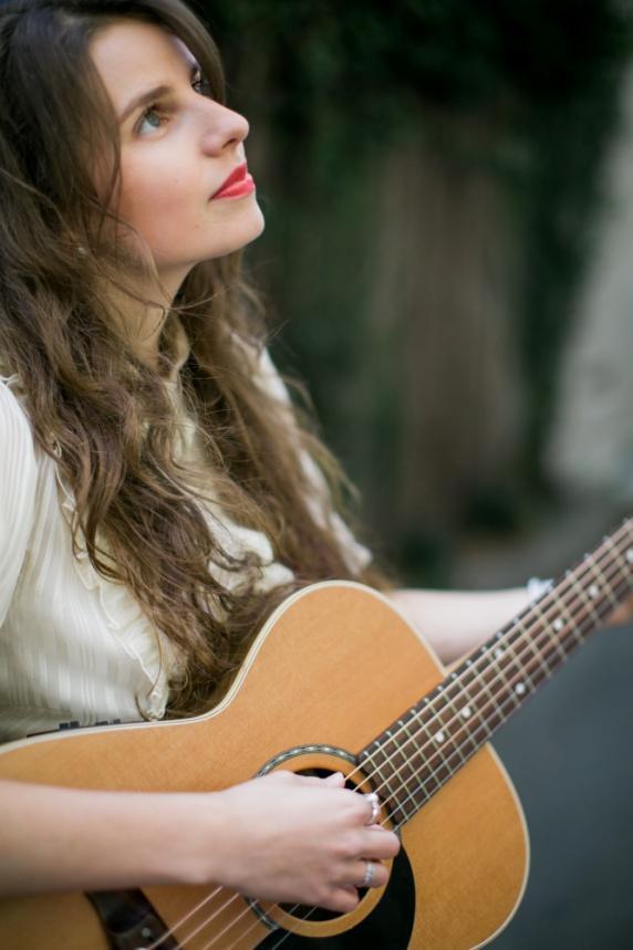 HUNTERS HILL EVENT VILLAGE 10:00am to 2:00pm IMOGEN CLARK Imogen Clark is a folk/pop singer/songwriter from Sydney whose experience includes having been a grand finalist in the Telstra Road to