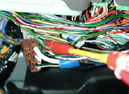 Non Pre-wired Vehicle Only Wire Routing Continued 25 25. The vehicle s electrical wiring is located in a wire bundle under the dash.